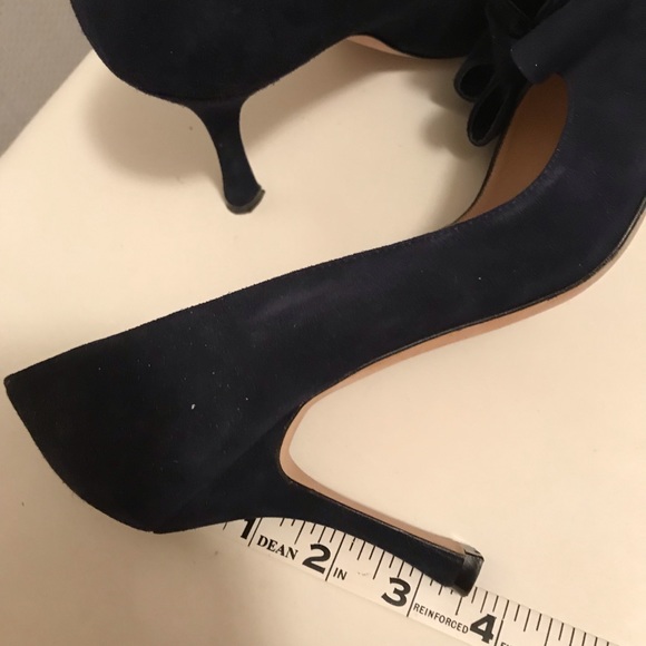 Manolo Blahnik suede pumps - Picture 6 of 6